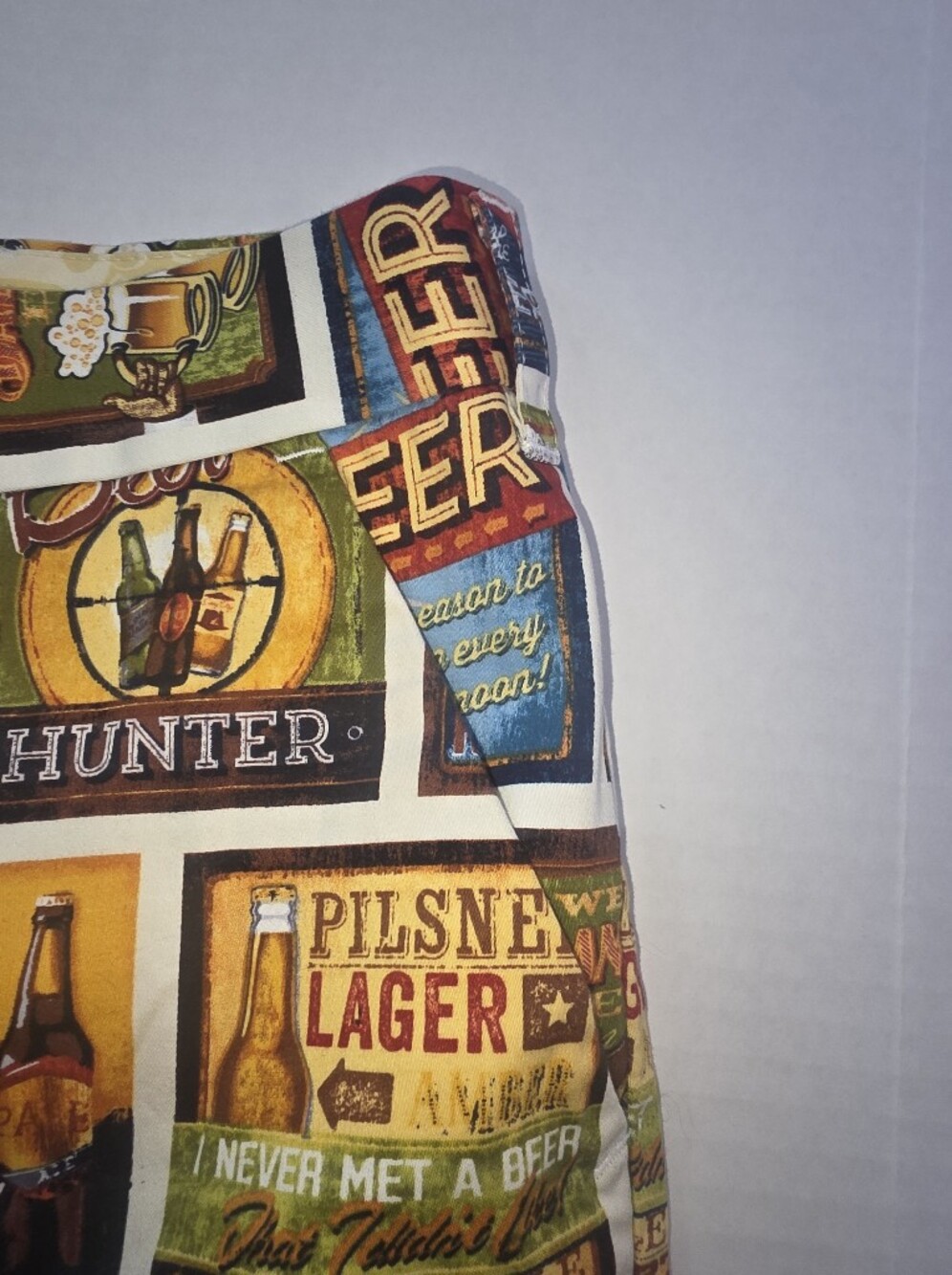 Mens Beer All Over Print Shorts SZ 36 10 Inch Inseem Double Button-up W/ Pockets - Picture 7 of 14